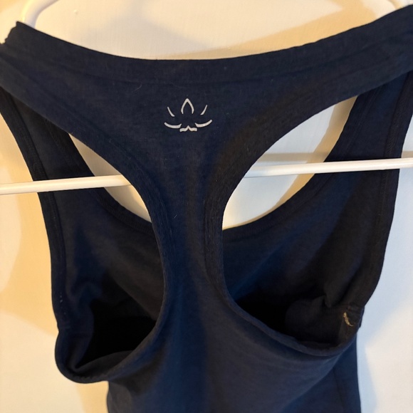 Beyond Yoga Tank Top - Picture 3 of 8